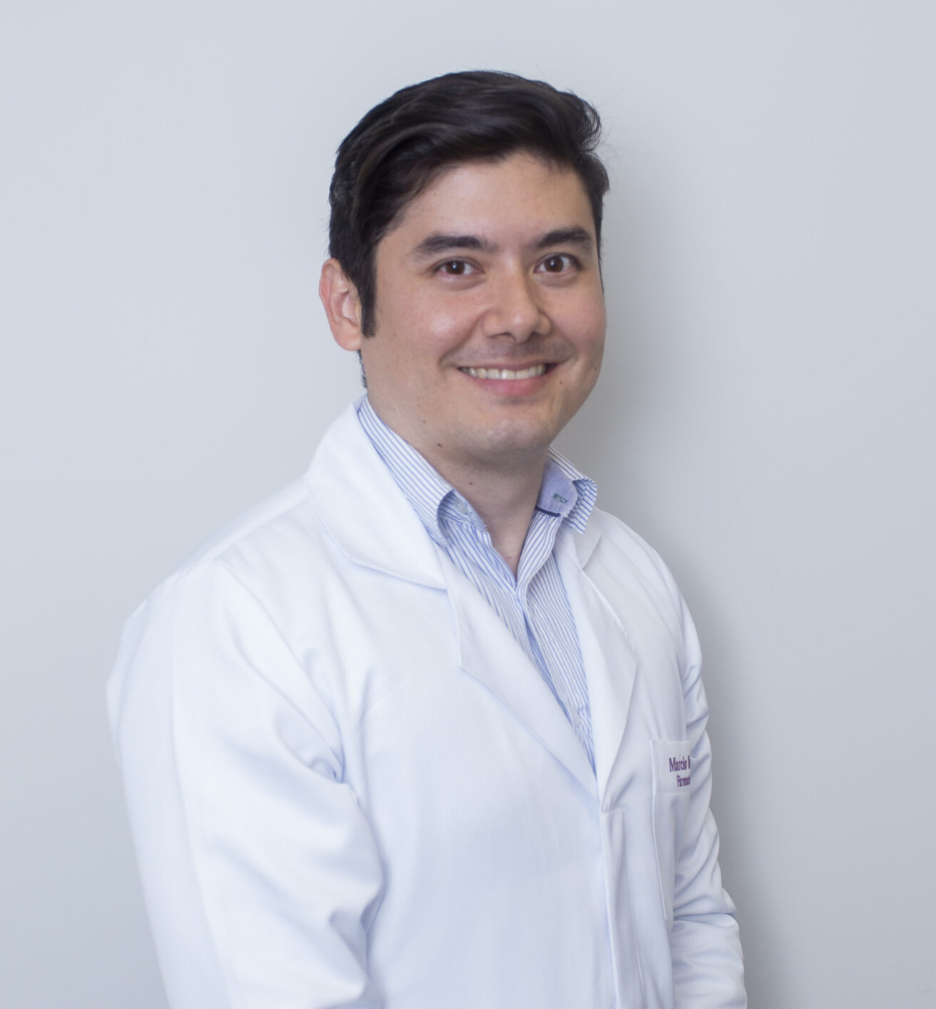 Márcio Akira, Farmacêutico e Bioquímico, especialista em Oncologia